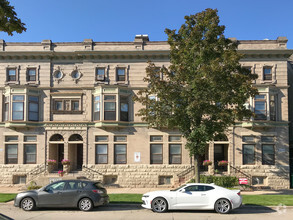 Building Photo - 918-24 Knapp