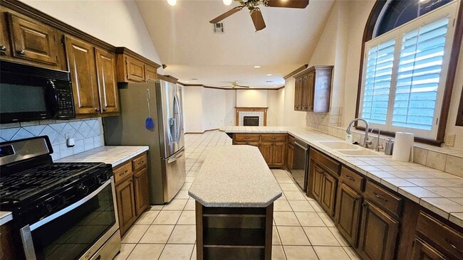 Building Photo - 1225 NW 198th St