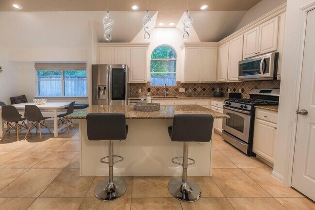 Building Photo - 6 Avenswood Pl