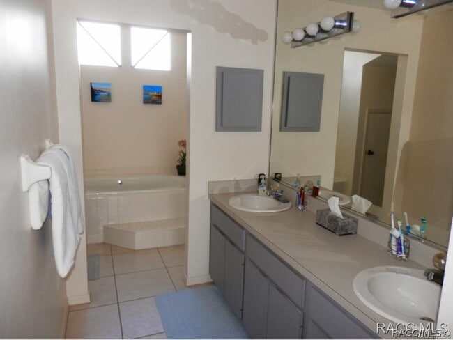 Building Photo - 10972 W Cove Harbor Dr