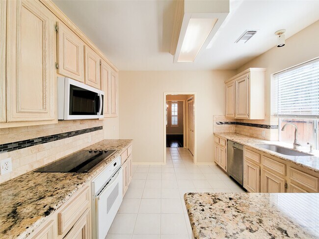 Building Photo - 4106 Creek Ridge Ln
