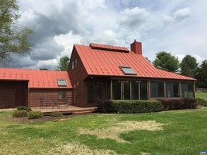 Building Photo - 2527 Ridge Rd