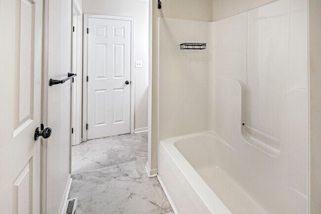 Building Photo - North Wilmington, Gwinhurst, 3 bedrooms, 2...