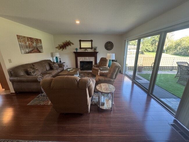 Building Photo - 23799 Monterey Salinas Hwy