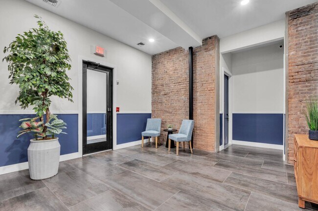 Building Photo - 185 Ashford Ave