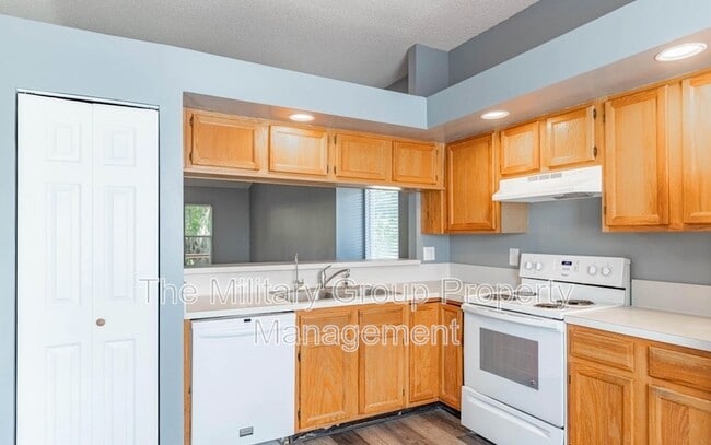 Building Photo - 3390 Millcrest Pl