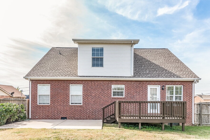 Building Photo - 1422 Huddersfield Dr