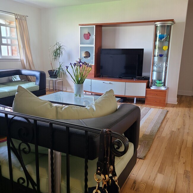 Building Photo - 2-58 Virginia Dr