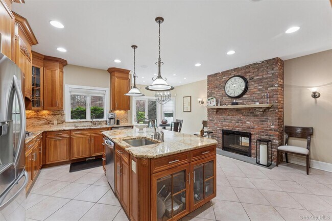 Building Photo - 3 Cherry Blossom Ln