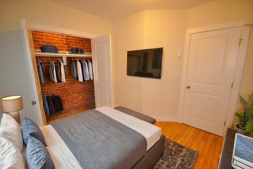 Building Photo - 22 Sussex St