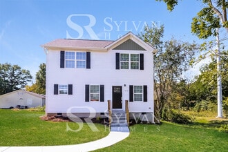 Building Photo - This lovely 3BR, 2.5BA home is move-in ready