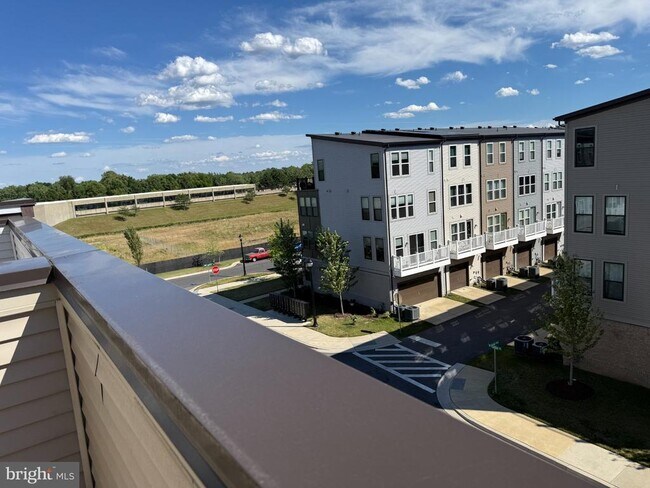 Building Photo - 2505 Nicholson St