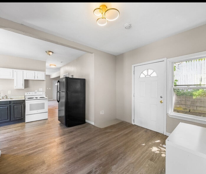 Building Photo - 150 Belmont St