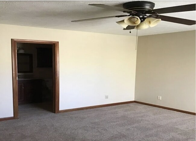 Building Photo - 1336 N Forest Dr