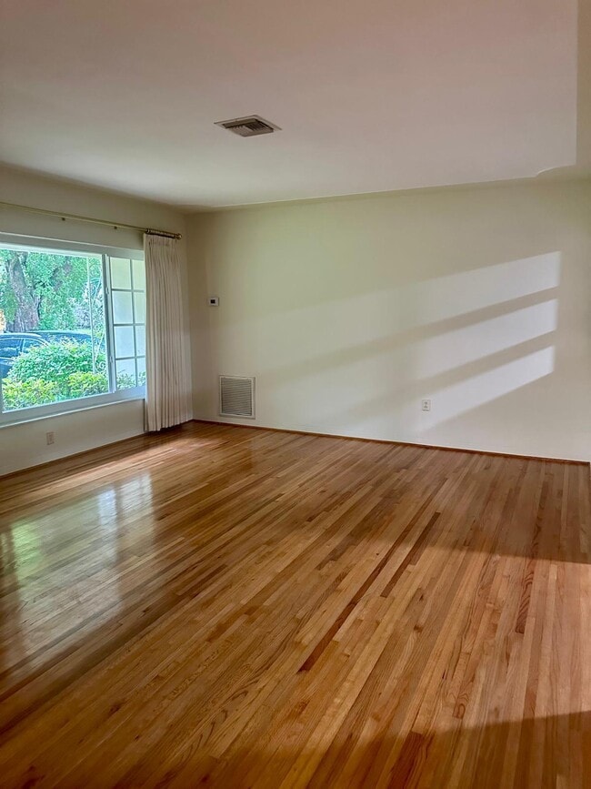 Building Photo - 619 Altara Ave