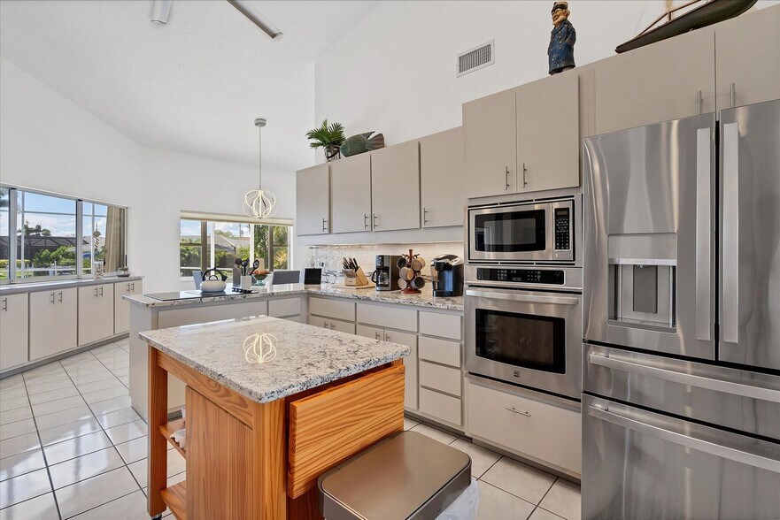 Building Photo - 265 Belvedere Ct
