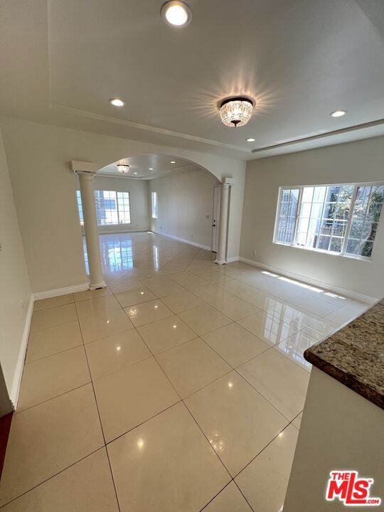 Building Photo - 153 N Hamilton Dr