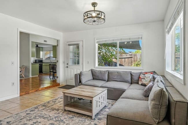 Building Photo - Single-Story 3 Bedroom Home in Quiet El Dorado Cul-De-Sac! Dog Friendly!