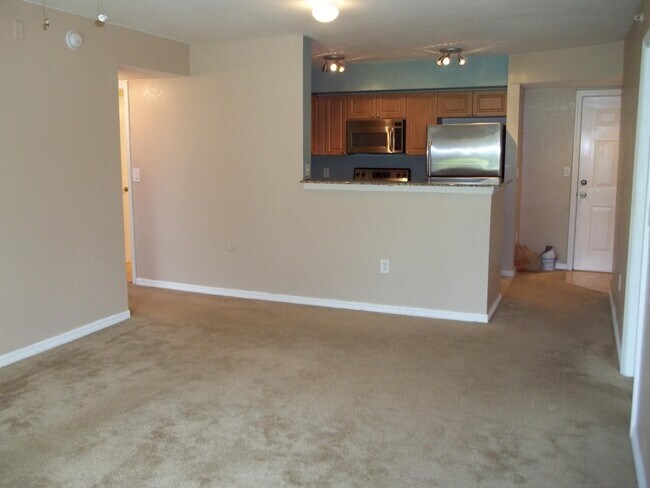 Building Photo - 6760 Heritage Grande