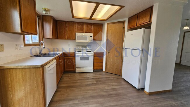 Building Photo - Nampa Home with RV Parking!