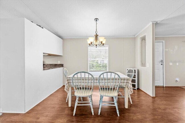 Building Photo - 13920 Hillcrest Dr