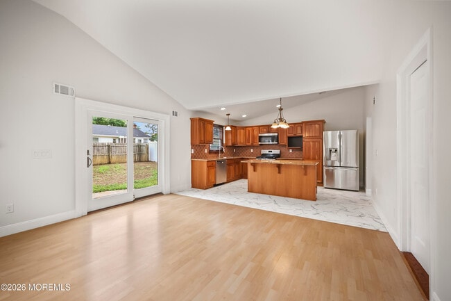 Building Photo - 18 Fierro Ave