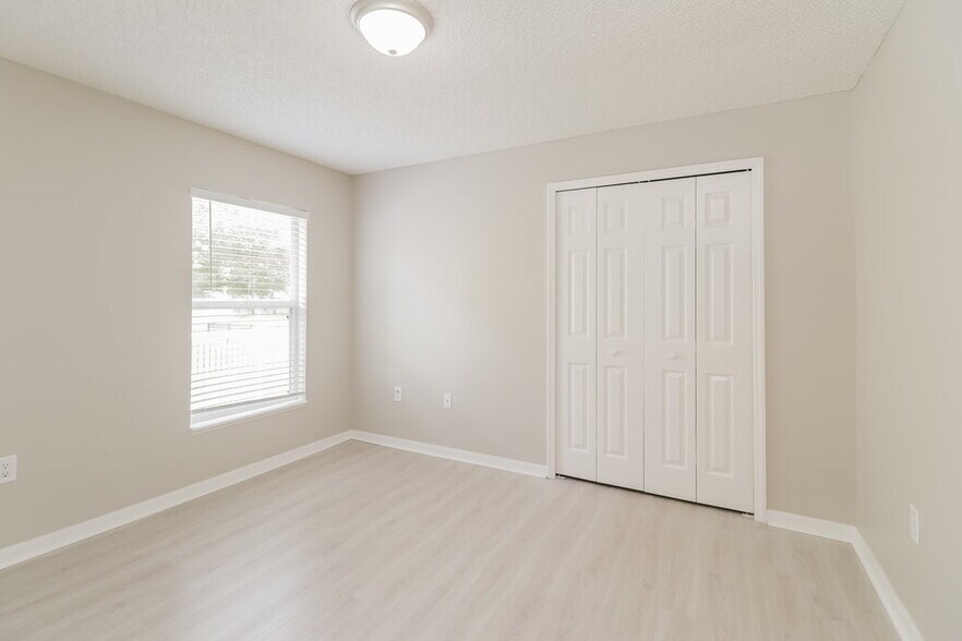 Building Photo - 926 Vanderbilt Dr