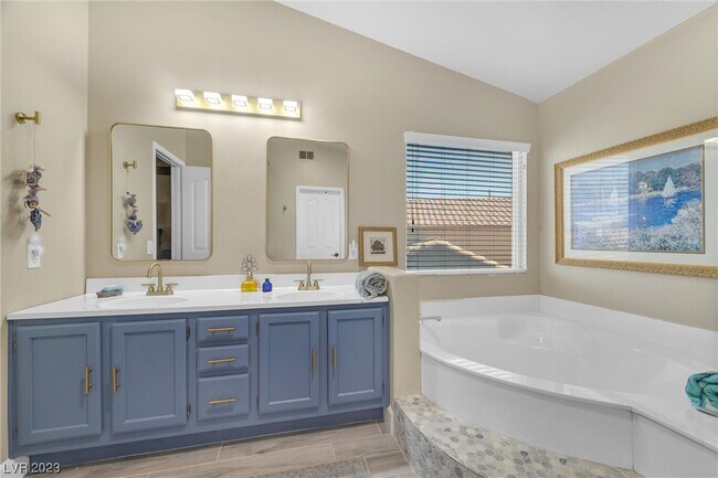 Building Photo - 3824 Sunking St