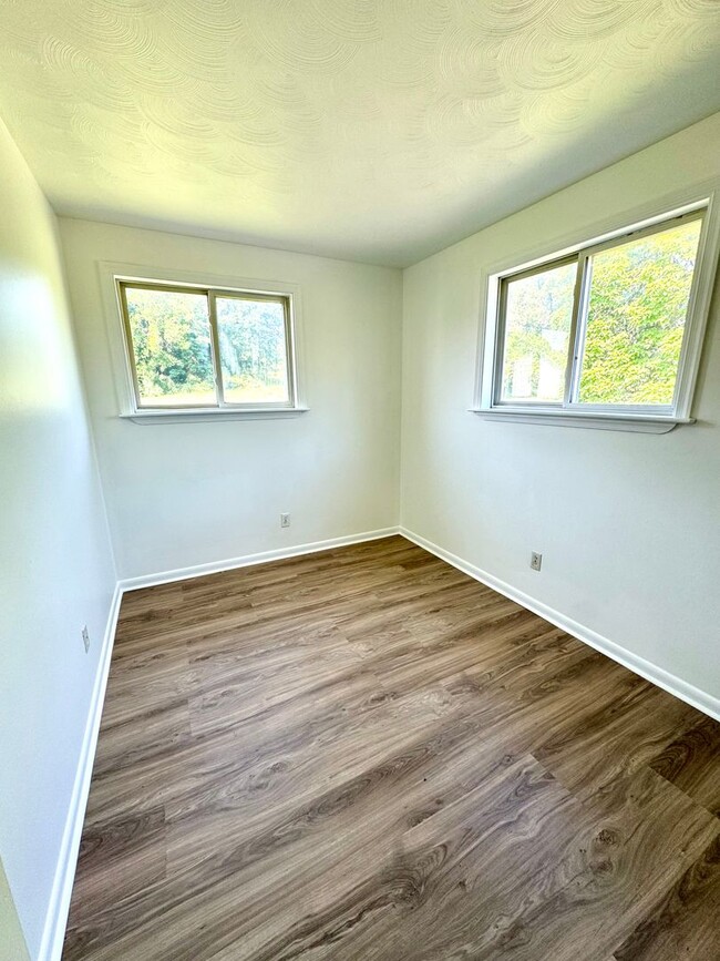 Building Photo - Apartment for Rent