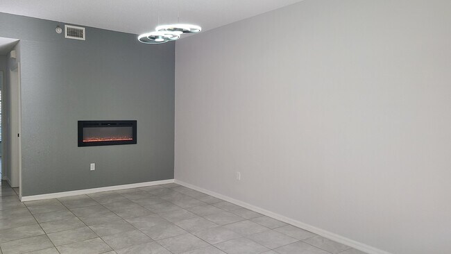 Building Photo - 10490 Chalmer St