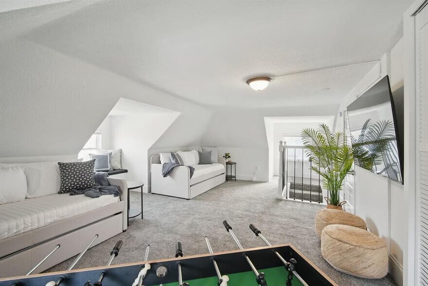 Building Photo - 544 36th St