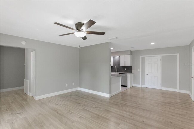 Building Photo - 1022 Norwood Dr