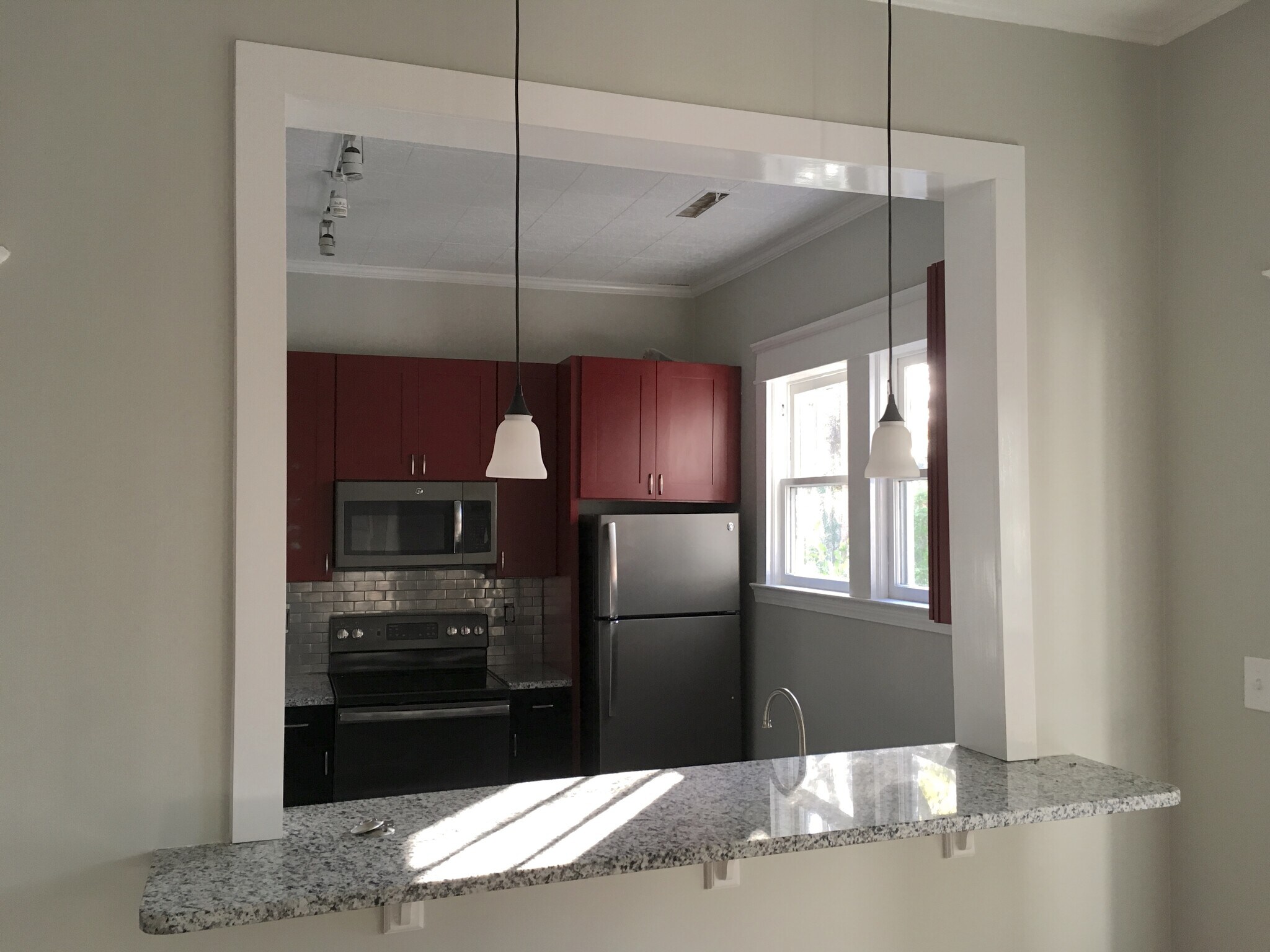 Building Photo - 2331 Englewood Ave