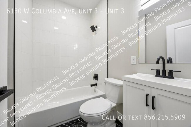 Building Photo - 6150 W Columbia Ave