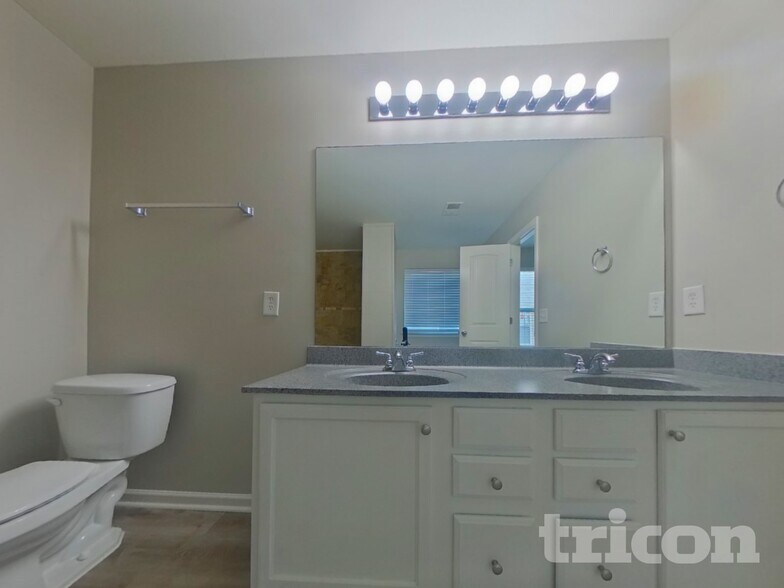 Building Photo - 316 Meadow Vista Ln