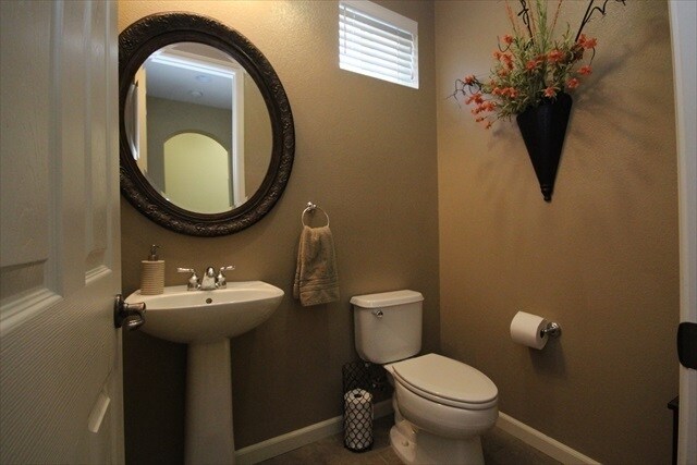 Building Photo - Gorgeous Home In the Desired Chesapeake Neighborhood