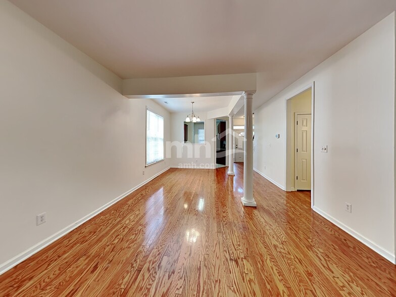 Building Photo - 220 Marino Pl