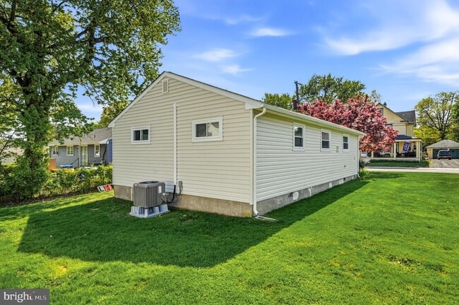 Building Photo - 114 Grandview Ave