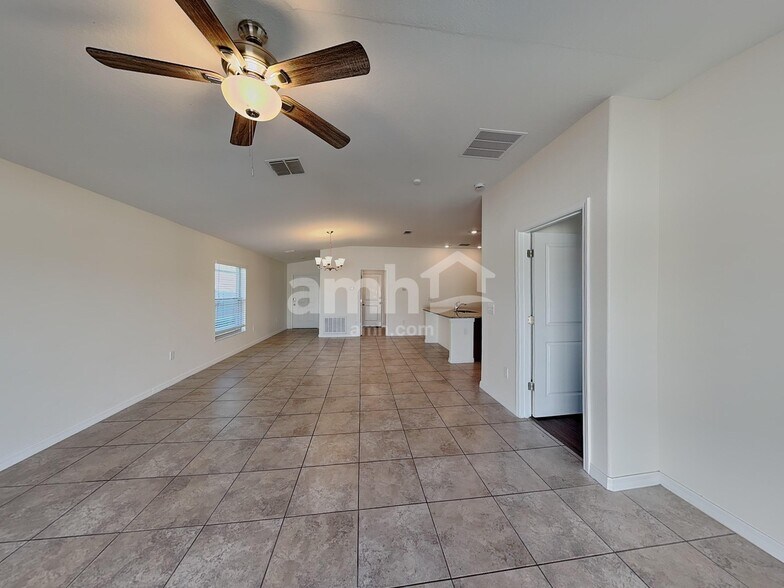 Building Photo - 10435 Carloway Hills Dr