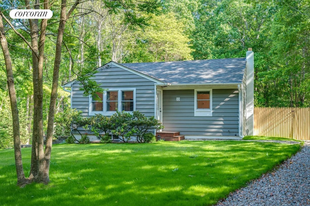 Building Photo - 22 Laurel Ln