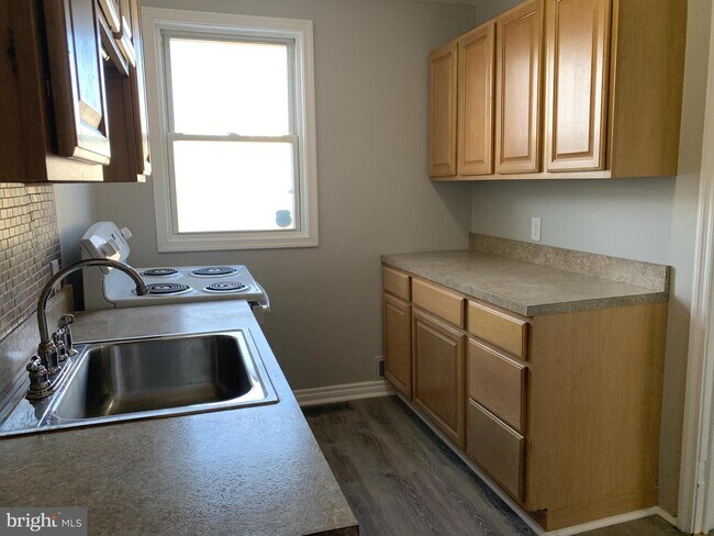 Building Photo - 7454 Berkshire Rd