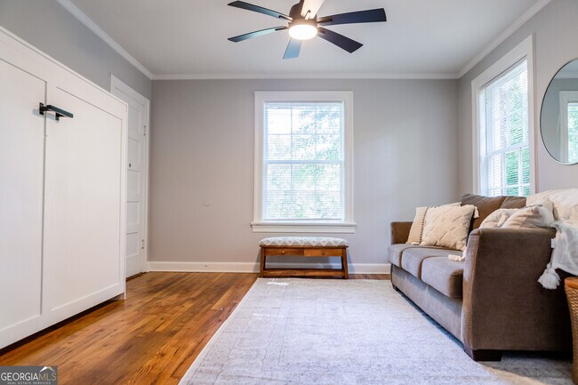 Building Photo - 111 E Screven St