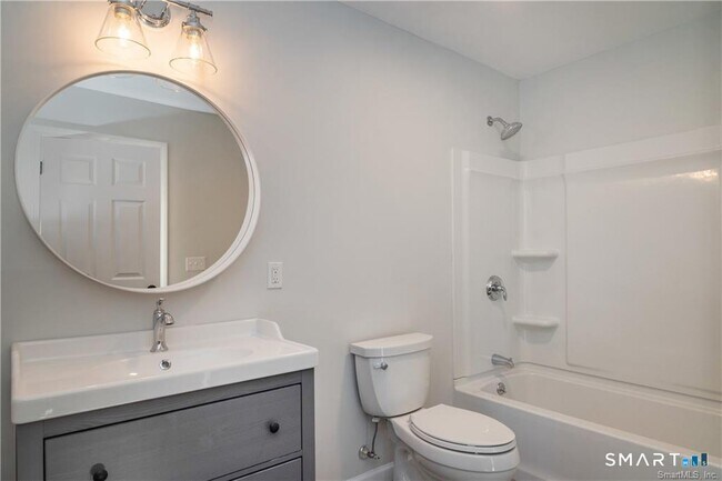 Building Photo - 77 Lyme St