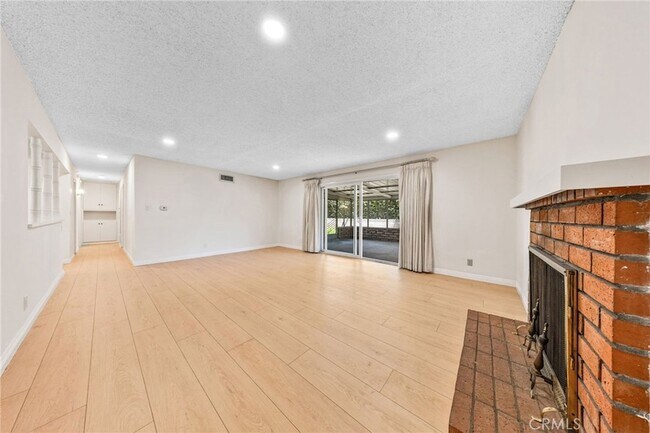Building Photo - 612 N Maryport Ave