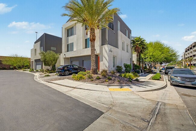 Building Photo - Modern Loft-Style Home Minutes from the Strip