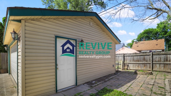 Building Photo - 1774 College Ave