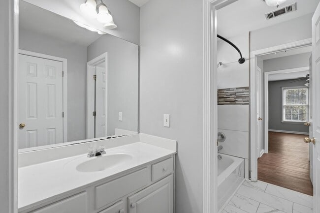 Building Photo - 2927 Arbor Creek Ln