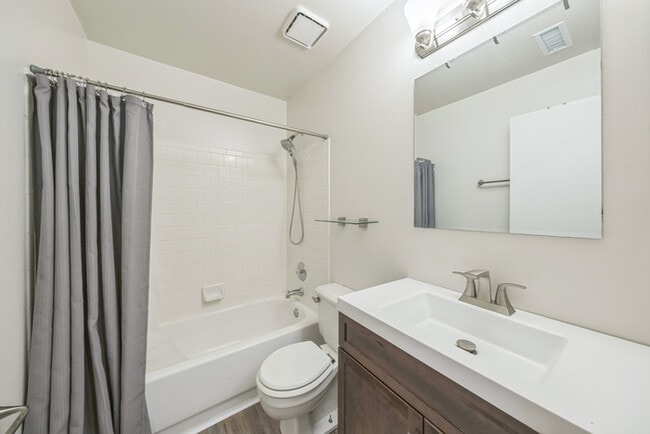 Building Photo - End Unit 3-Level Townhome in Millbrook Nei...