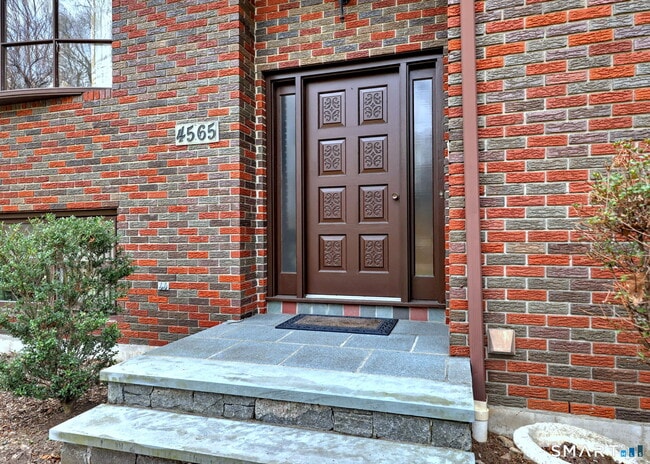 Building Photo - 4565 Madison Ave