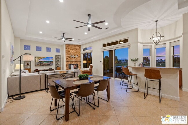 Building Photo - 88 Vía Las Flores